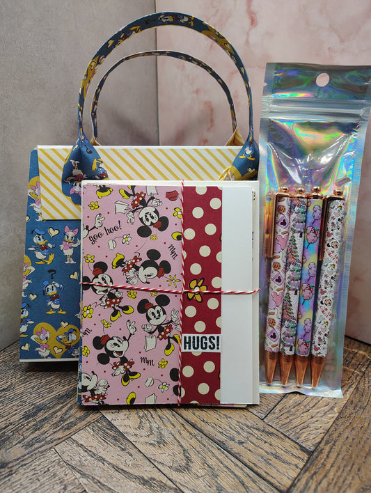 💛 Mickey & Friends Hugs Papercrafted Gift Purse Set